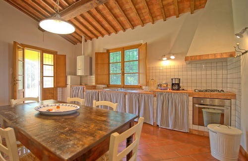 Legoli Villa | Beautiful private villa with private pool, WIFI, TV, terrace, pets allowed and panoramic view