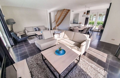 Susteren House | Beautiful private villa for 14 guests with WIFI, pool, TV, terrace and parking