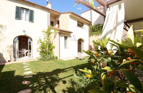 Aiale Villa | Beautiful private villa with A/C, WIFI, private pool, TV, veranda, pets allowed and panoramic view