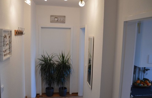 Untermeiderich Condo | Beautiful, quiet apartment in Mittelmeiderich with good transport links