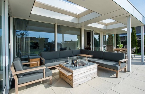 Kortgene House | Beautiful recently furnished house with large garden in Kortgene with private jetty