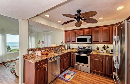 Longboat Key Condo | Beautiful, renovated Gulf Front at Sand Cay with private beach on Longboat