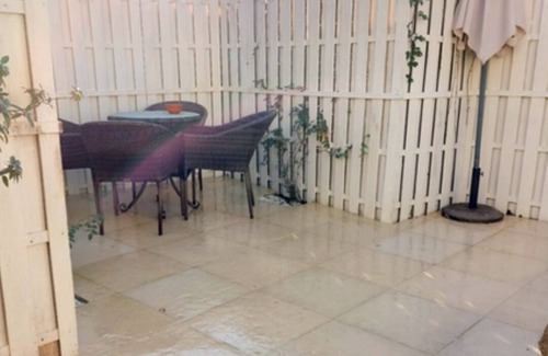 Eymet Cottage | Beautiful renovated Townhouse with private courtyard.
