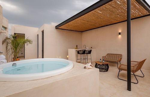 Merida Municipality House | Beautiful Residence with Rooftop & Small Pool