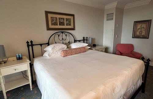 East Fort Lauderdale Resort | BEAUTIFUL Resort Located Directly On The Sand! - City View Room