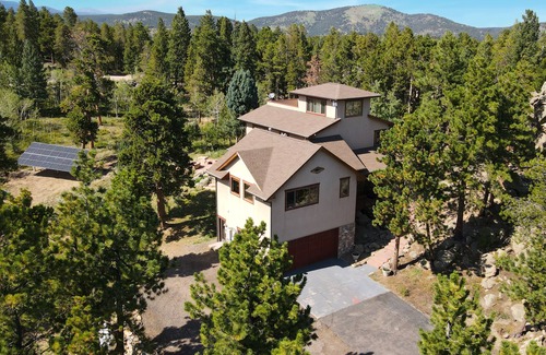 Nederland House | Beautiful Rocky Mountain Retreat Above Boulder with Privacy & Views