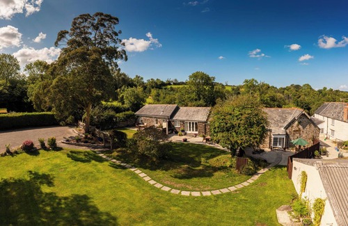 Saltash Cottage | Beautiful, romantic 4* cottage in rural setting with Country Club membership.n