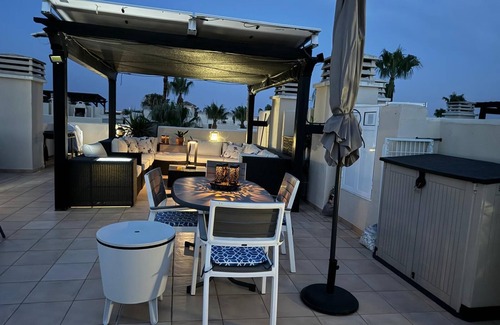 Roda Apartment | Beautiful rooftop in Roda golf course phase 1