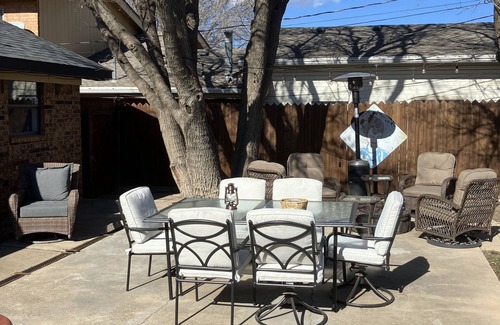 Amarillo House | Beautiful Roomy vacation getaway for 8 guest to this fabulous playhouse