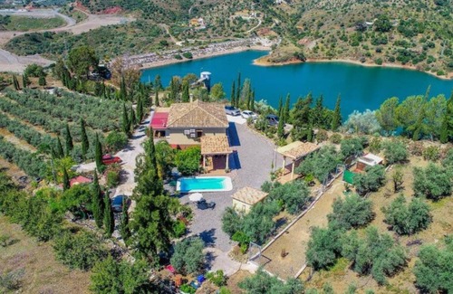 Campanillas Cottage | Beautiful rural house a stone's throw from the center