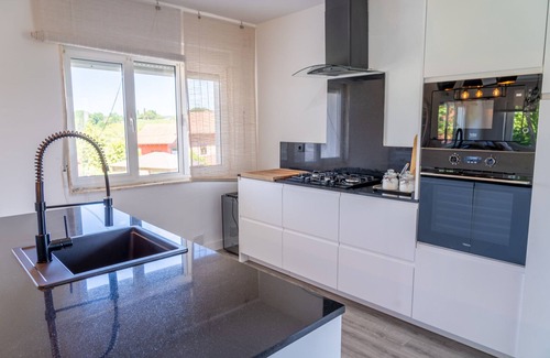 Ceceda Ski Chalet | Beautiful Rural House in Nava