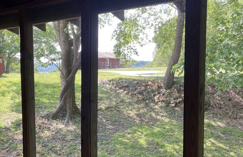 Baxter Cabin | Beautiful rustic cabin with loft! Huge Kitchen! On Center Hill Lake!