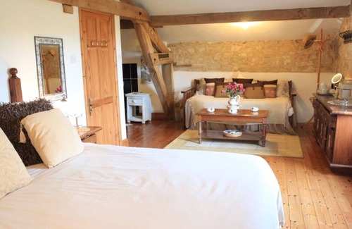 Lizant Other | Beautiful S Facing Farmhouse. Overlooks secluded/private pool + cover HEATING.