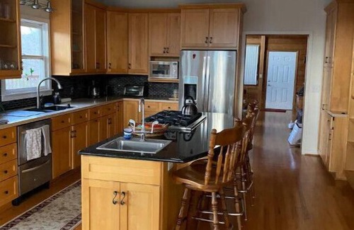 Pinnacle House | Beautiful serene lake house in the foothills, great for couples or families.