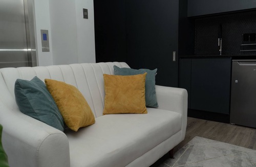Los Jardines Apartment | Beautiful small loft with views of the "Apu Picol" in Larapa - Cusco.