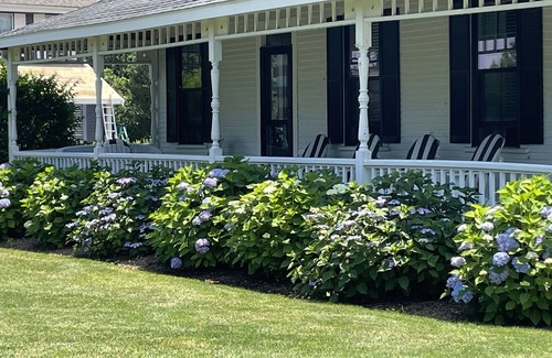 Dennis House | Beautiful, Spacious Antique Farmhouse Steps to Private Beach