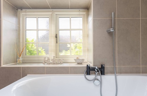 West Heslerton Cottage | Beautiful Stone Cottage in quaint North Yorkshire Village