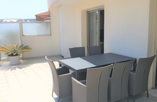 Juan-les-Pins Apartment | Beautiful Studio Roof Terrace Panoramic View Full Center 3 min Beach