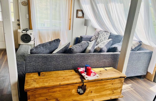 Livermore Apartment | Beautiful Suite in the Colorado Mountains w/Gourmet Breakfast