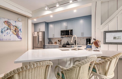 Bald Head Island Condo | Beautiful sunsets at this marsh view condo; enjoy the community pool close to all islands amenities