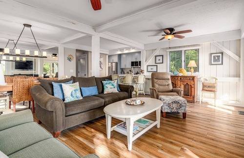 Bald Head Island Condo | Beautiful sunsets at this marsh view condo; enjoy the community pool close to all islands amenities