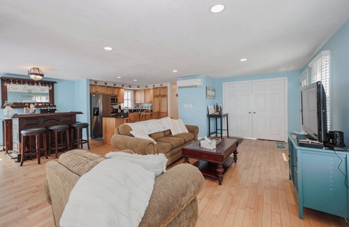 Seabrook House | Beautiful sunset views/Central AC/4 Bedroom 2 Bathroom Home