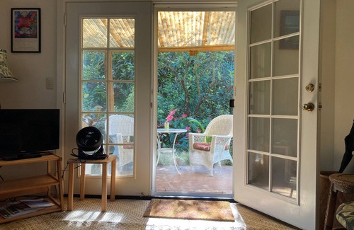 Keaau Apartment | Beautiful Surroundings- Private Lanai- Near Ocean