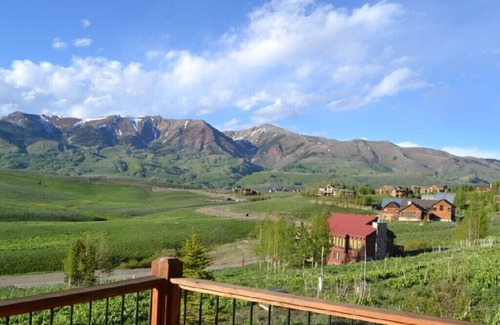 Crested Butte House | Beautiful Sweeping Views! (STR301174)