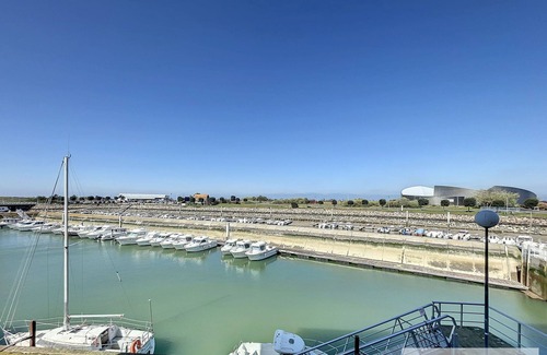 Courseulles-sur-Mer Apartment | Beautiful T3 near beaches, marina, parking, WiFi