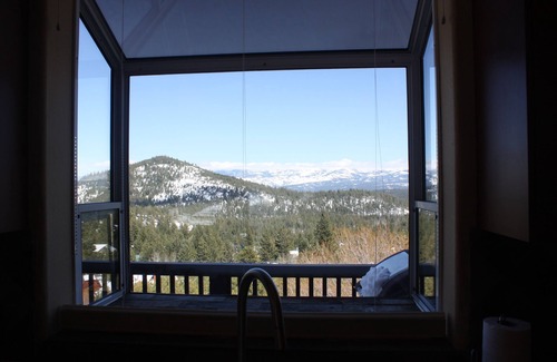 Truckee House | Beautiful Tahoe Donner Home With Spectacular Views