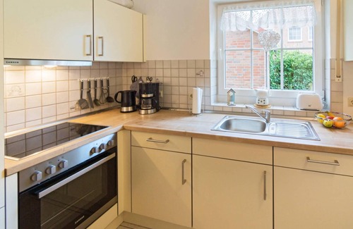 Westeraccumersiel House | Beautiful terraced house on the beach in a central location