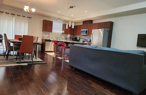 Mount Hope Huron Park House | Beautiful Three Bedroom House