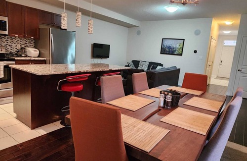 Mount Hope Huron Park House | Beautiful Three Bedroom House