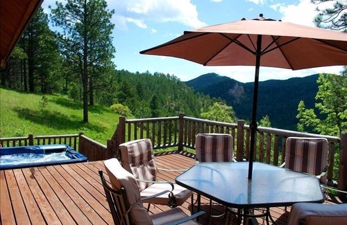 Deadwood Cabin | Beautiful Timber Ridge Cabin with Breathtaking Canyon Views