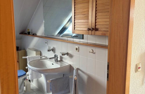 Osloß Apartment | Beautiful top floor apartment with balcony in Osloß