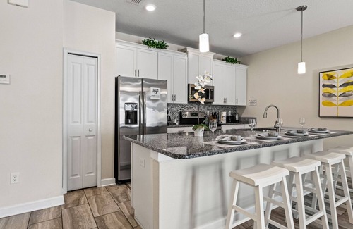 Kissimmee Ski Chalet | Beautiful Townhouse 4Bed/3Bath/Pool/5Min Disney