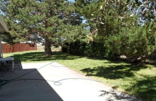 Reno/Tahoe Airport House | BEAUTIFUL TWO LEVEL RENO HOME LOCATED NEAR CONVENTION CENTER AND ATLANTIS CASINO