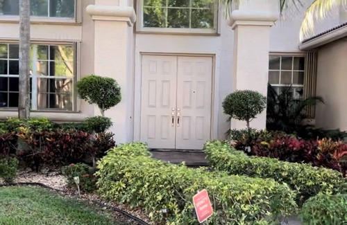 Lake Worth House | Beautiful two story Spacious 5-bedroom house with water views and pool & gym