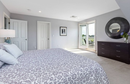 Hampton House | Beautiful Upscale Oceanside Home on Plaice Cove