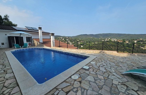 Rio d'Oro House | Beautiful vacation home in Calonge with sea views, garage and private pool.
