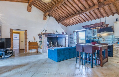 Bollano House | Beautiful villa with A/C, hot tub, WIFI, private pool, TV, patio, pets allowed and panoramic view