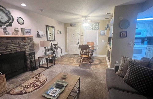 Pittman Center Condo | Beautiful views! Sleeps 2, Indoor Pool