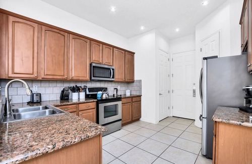 Bay Lake House | Beautiful views/WALT DISNEY WORLD 10 MINS/EXQUISITE/PRIVATE POOL AND SPA