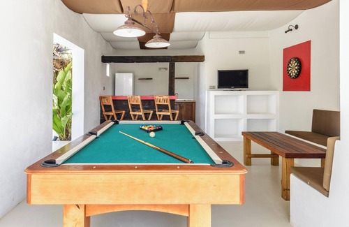 Es Canar Villa | Beautiful Villa Can Cosmi with Wi-Fi, Pool, Terraces, Garden & Balcony; Parking Available