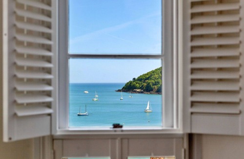 Kingsand House | Beautiful villa for 12 people with WIFI, TV, pets allowed and parking