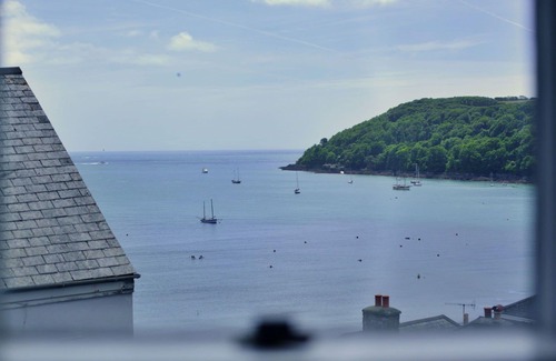 Kingsand House | Beautiful villa for 12 people with WIFI, TV, pets allowed and parking