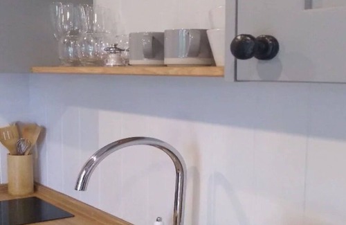 Steyning House | Beautiful villa for 2 guests with WIFI and terrace