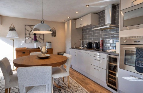 Buxton House | Beautiful villa for 2 guests with WIFI