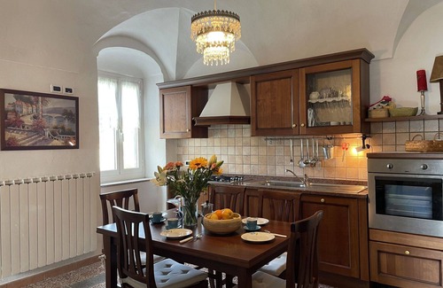Torrazza House | Beautiful villa for 5 guests with WIFI, terrace, pets allowed and panoramic view
