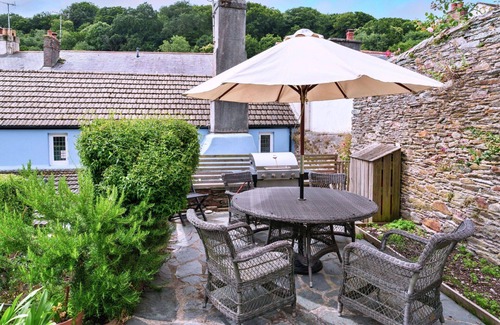 Cawsand House | Beautiful villa for 6 people with WIFI, terrace and pets allowed